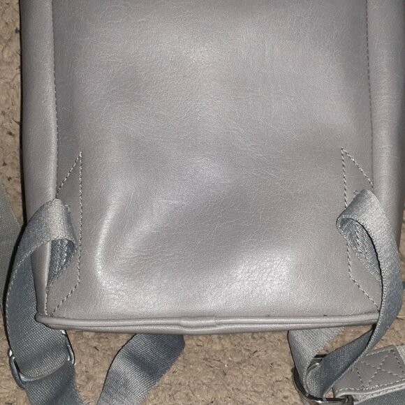 MATT & NAT-Vintage Fabi Mini Backpack-Gray-Vegan Leather-Excellent - Picture 4 of 8